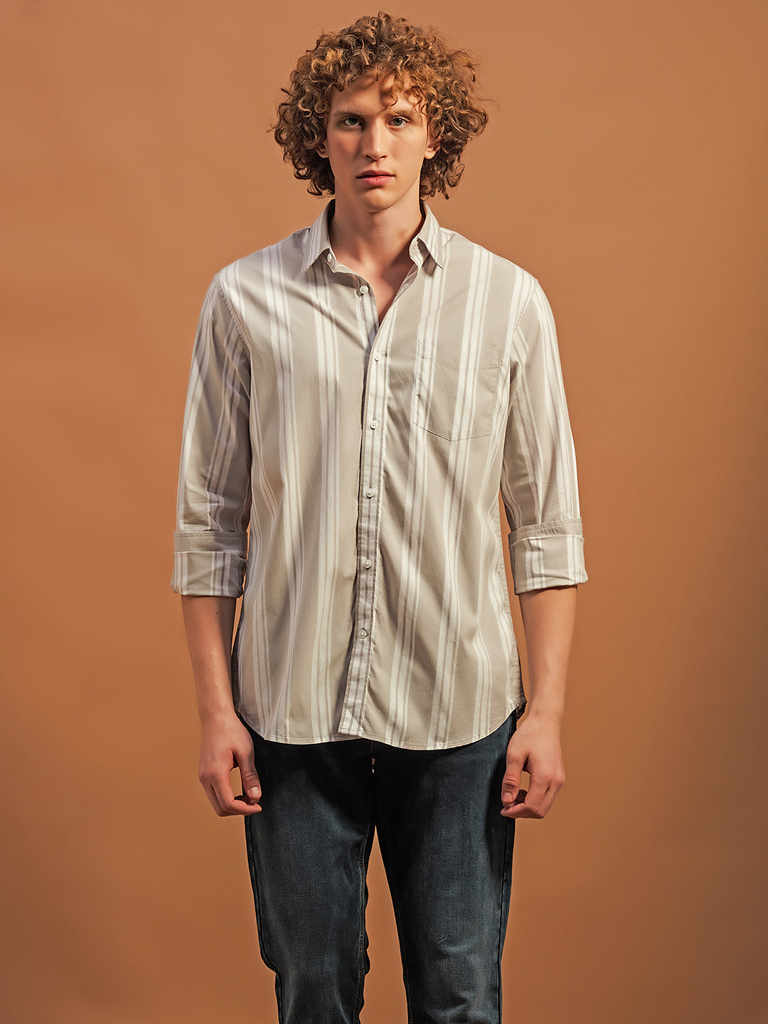 Beige Cotton Casual: Relaxed Style