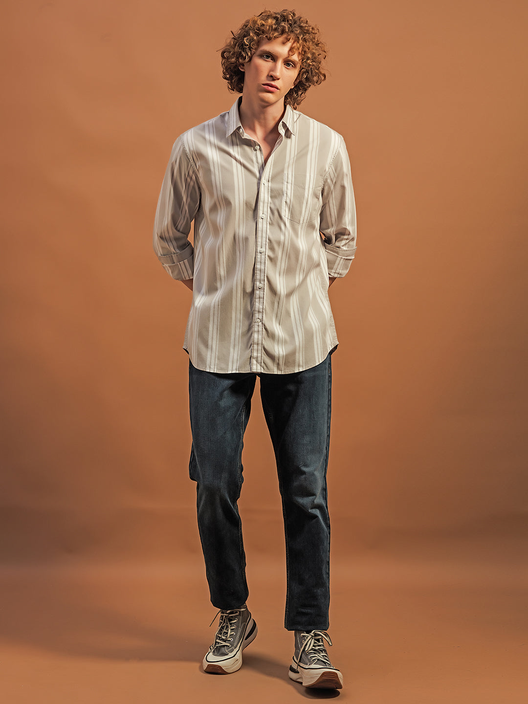 Beige Cotton Casual: Relaxed Style