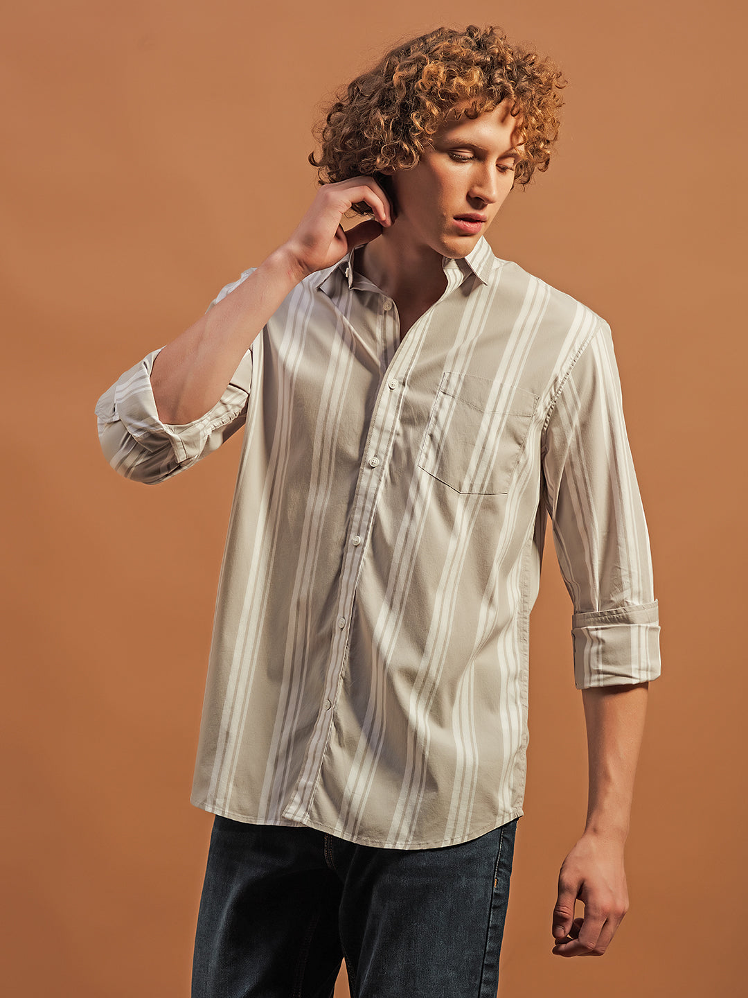 Beige Cotton Casual: Relaxed Style